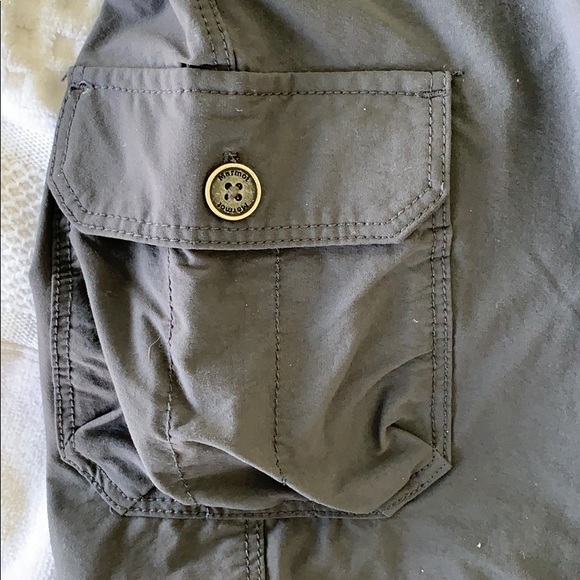 Marmot Women’s Shorts - Picture 5 of 5